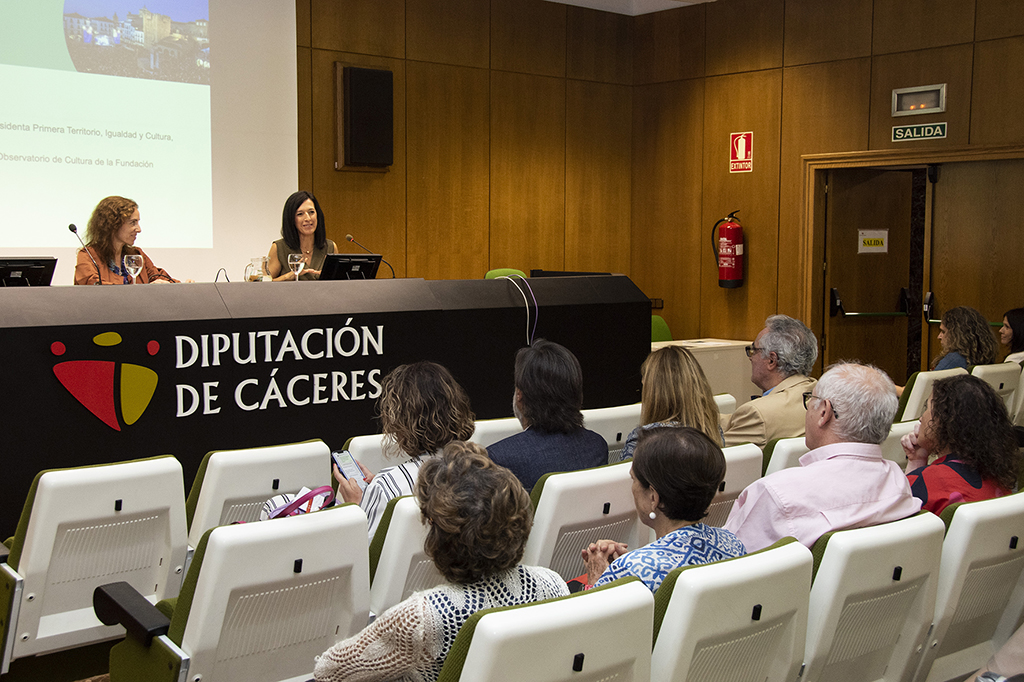 La vicepresidenta primera clausura la