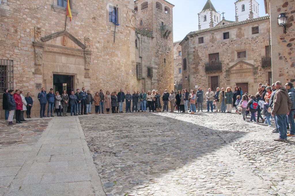 A la entrada del Palacio