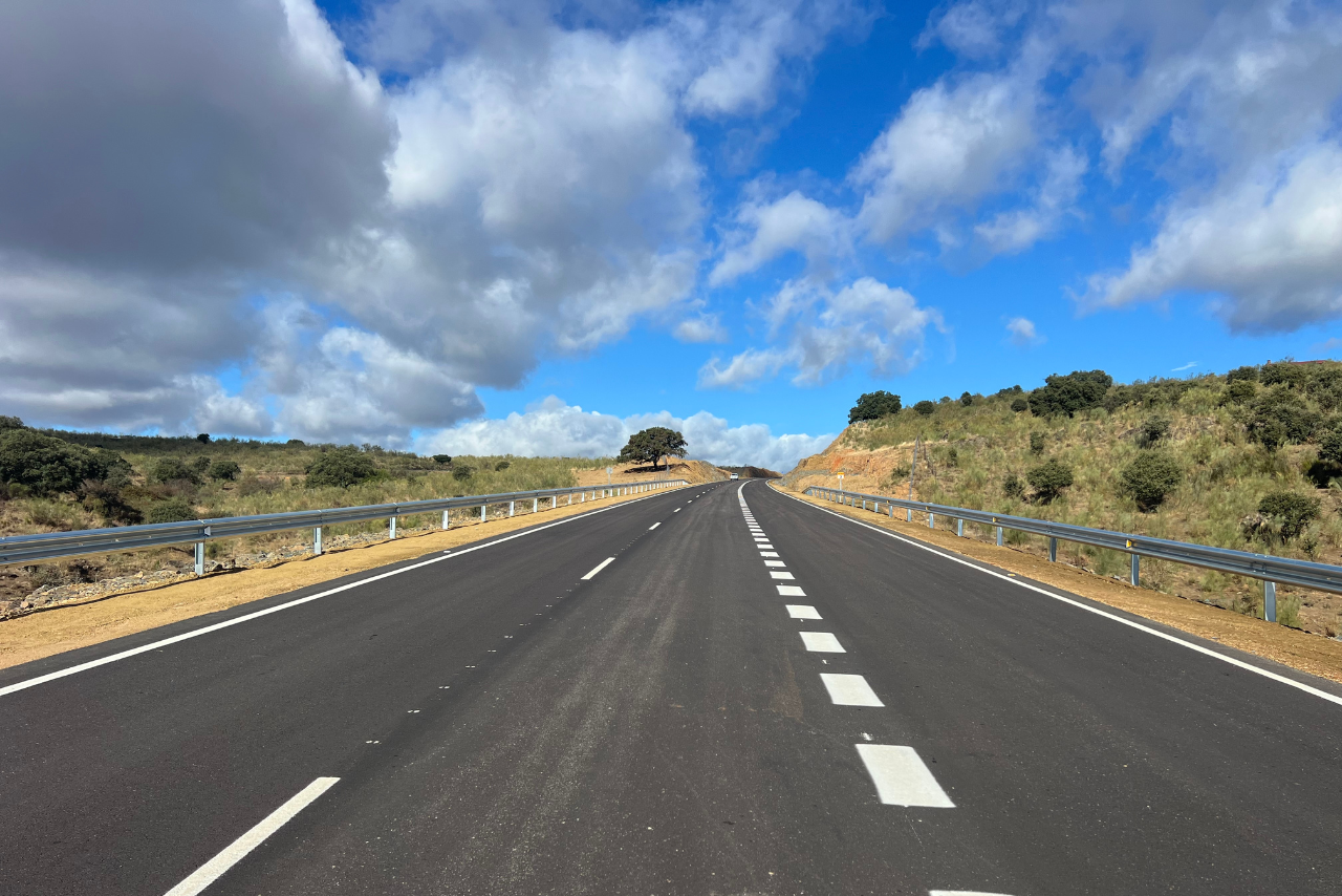 Además de los casi 6