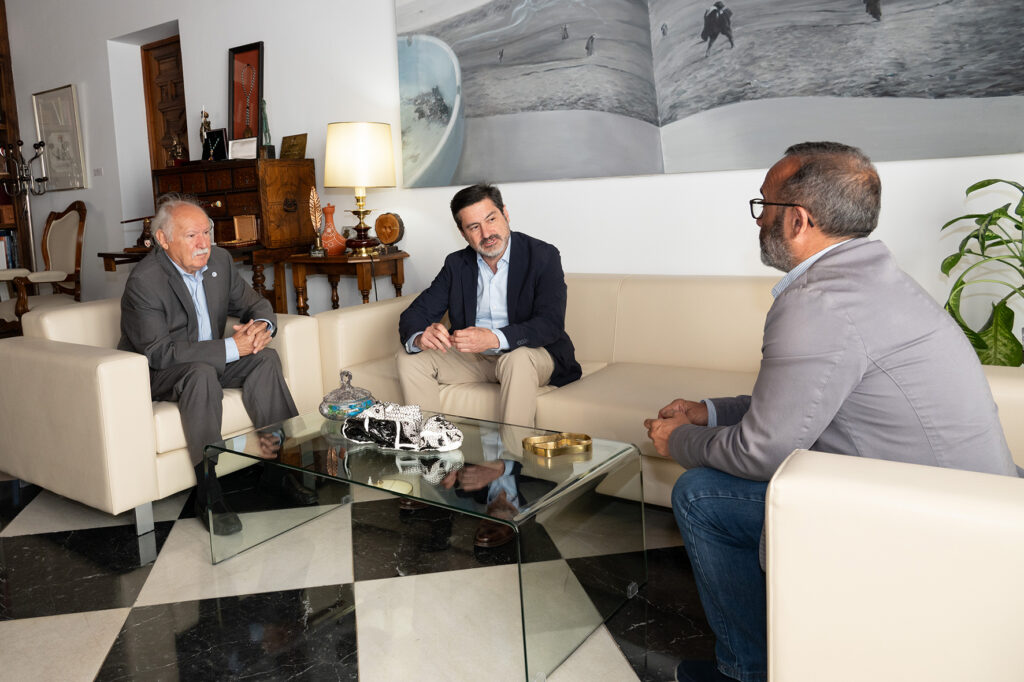 El presidente de diputación, José Luis Peiró y Jesús Usón