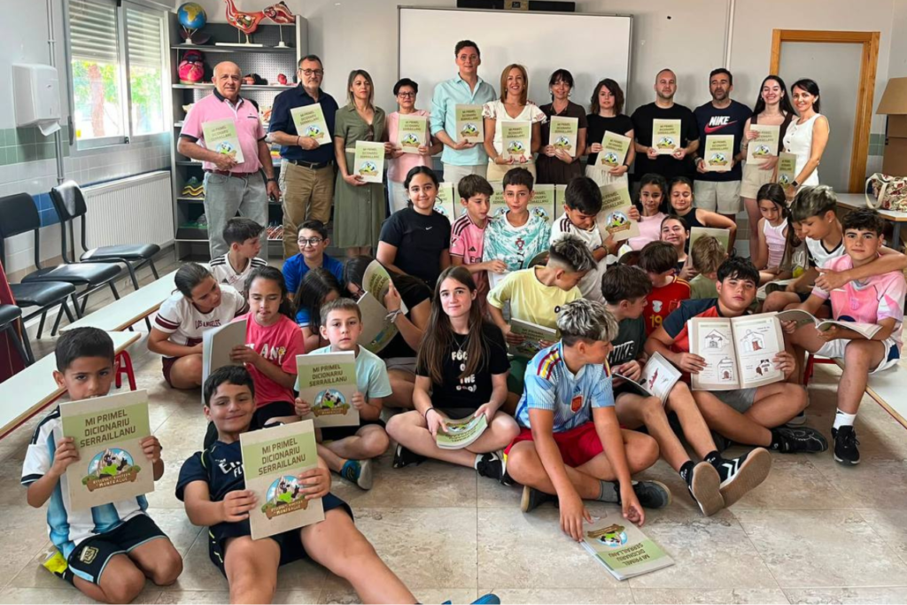 Imagen con los alumnos y alumnas que han participado en la publicación